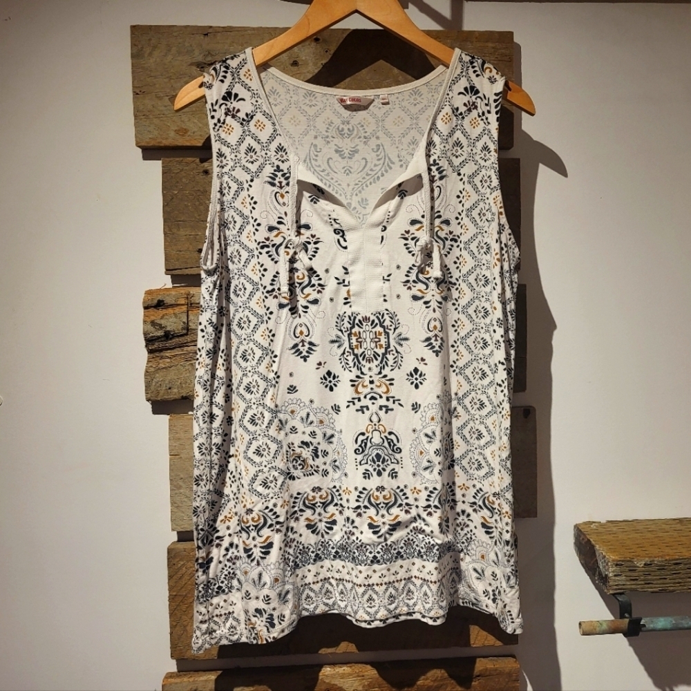 Max & Coco Women's Sleeveless Patterned Top
